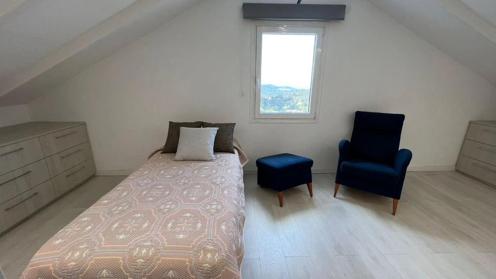 Aya House Hotel Barcelona 0*,